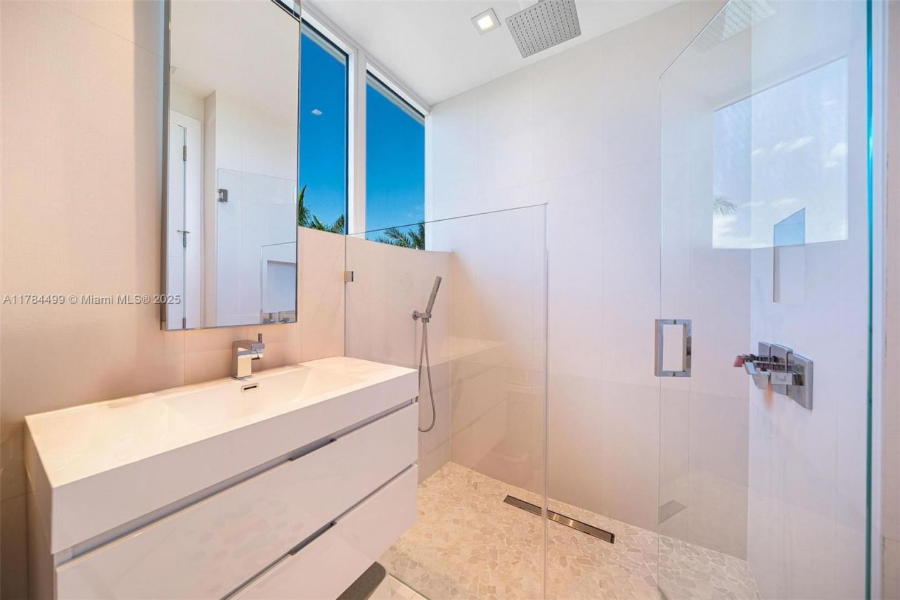 830 Lugo Ave, Coral Gables, FL 33156 Photo