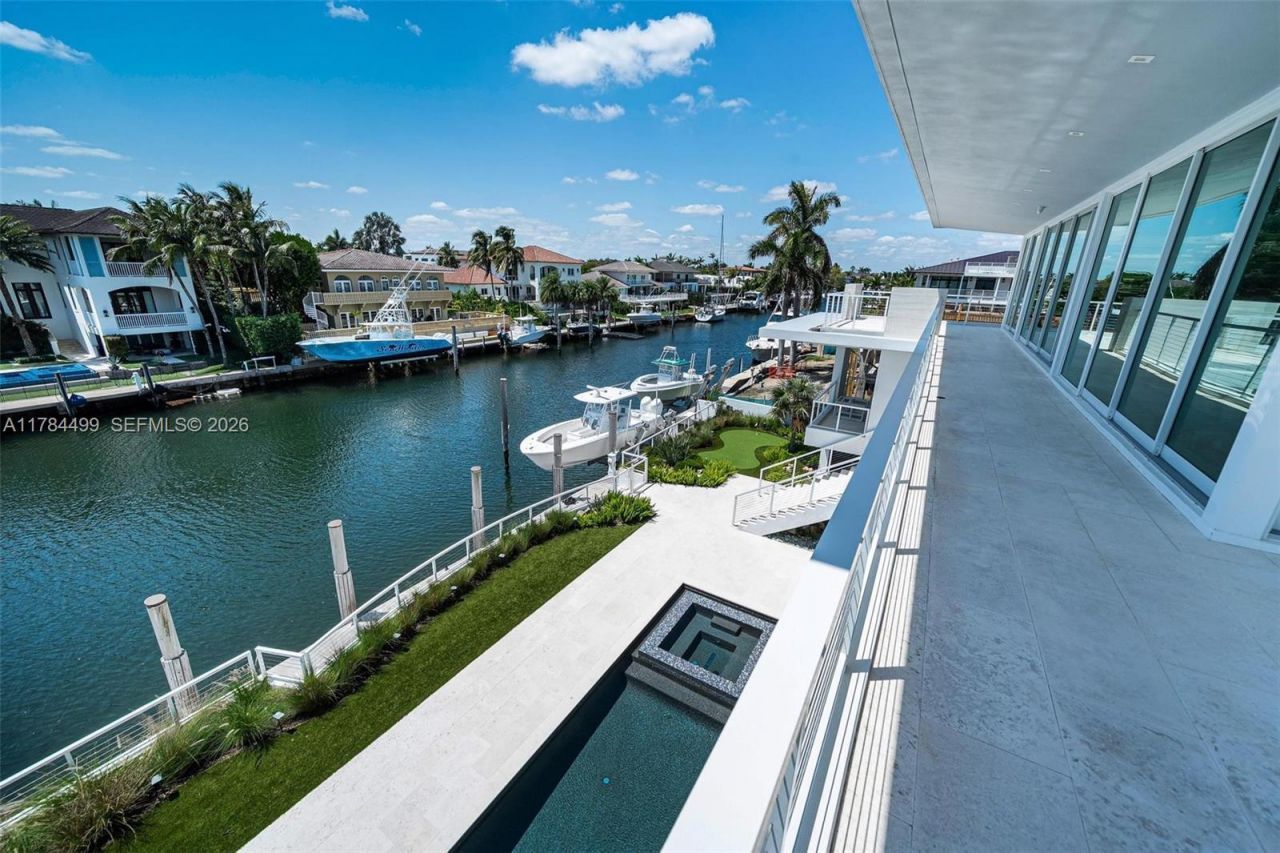 830 Lugo Ave, Coral Gables, FL 33156 Photo