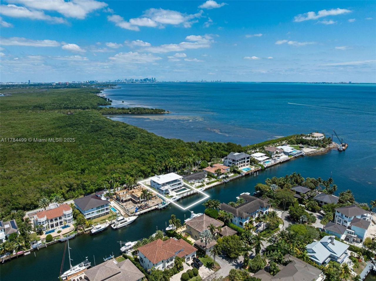 830 Lugo Ave, Coral Gables, FL 33156 Photo