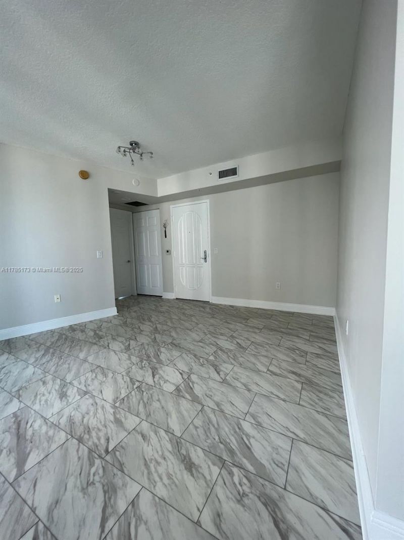 3370 Hidden Bay Dr, Unit 610, Aventura, FL 33180 Photo