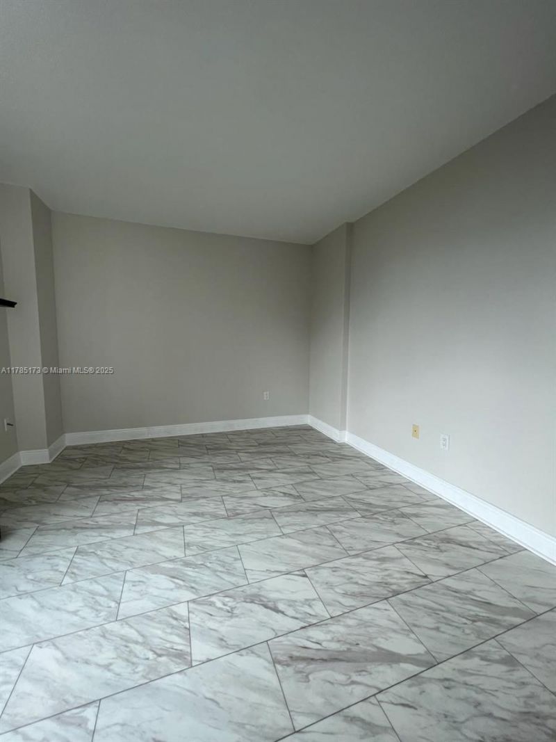 3370 Hidden Bay Dr, Unit 610, Aventura, FL 33180 Photo