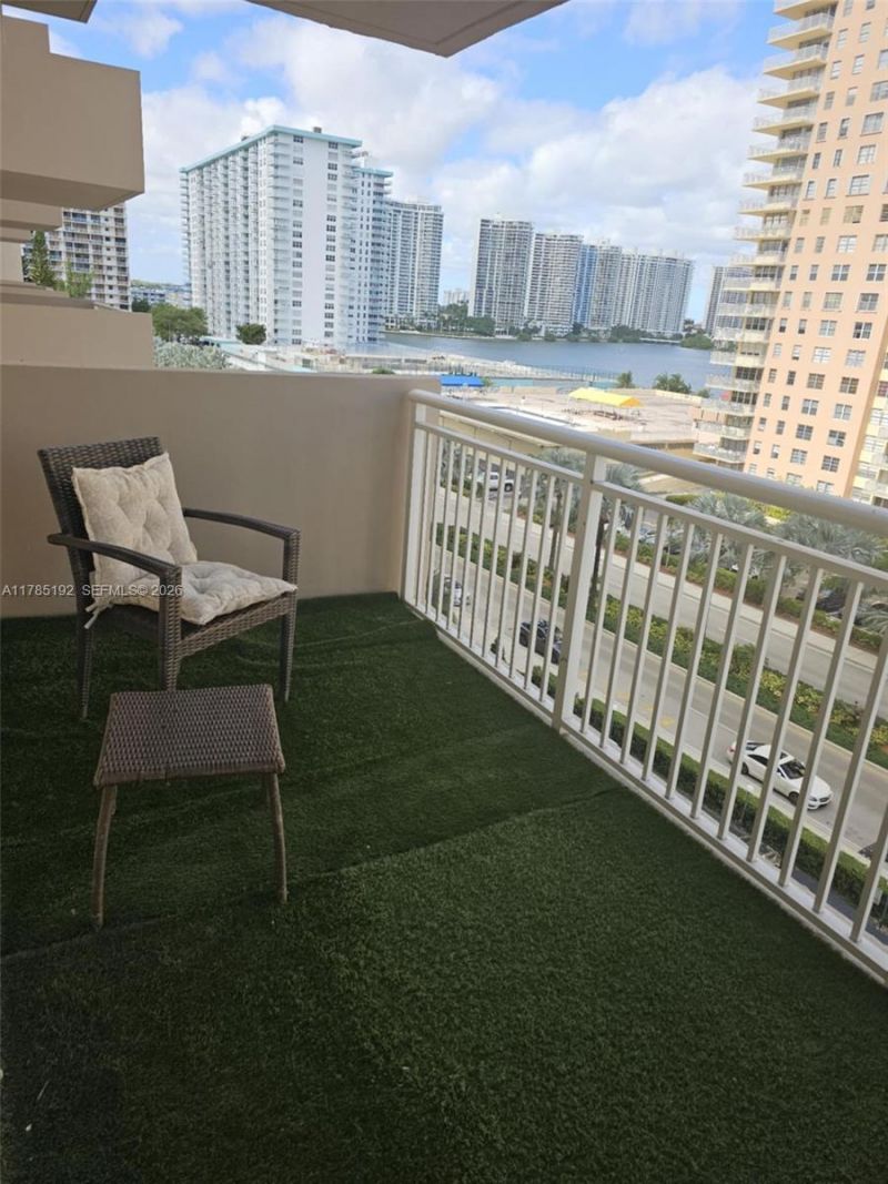 250 174th St, Unit 706, Sunny Isles Beach, FL 33160 Photo