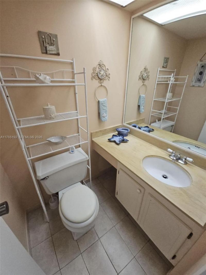 250 174th St, Unit 706, Sunny Isles Beach, FL 33160 Photo
