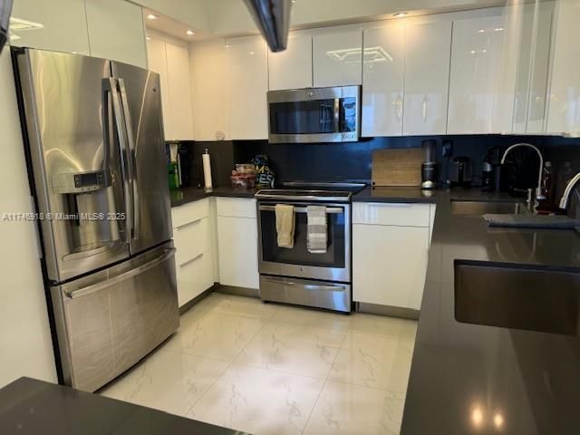 5401 Collins Ave, Unit 628, Miami Beach, FL 33140 Photo
