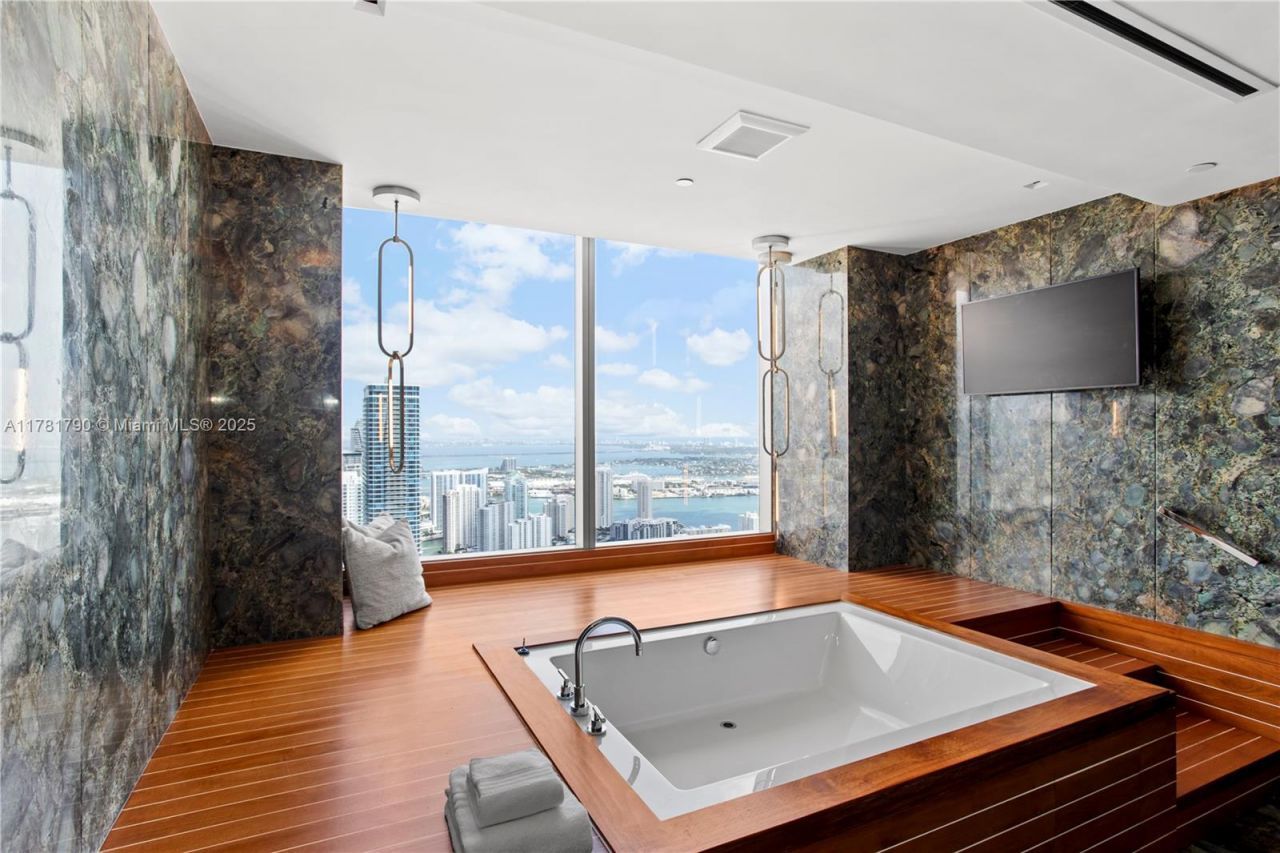 1425 Brickell Ave, Unit PH4BCD, Miami, FL 33131 Photo