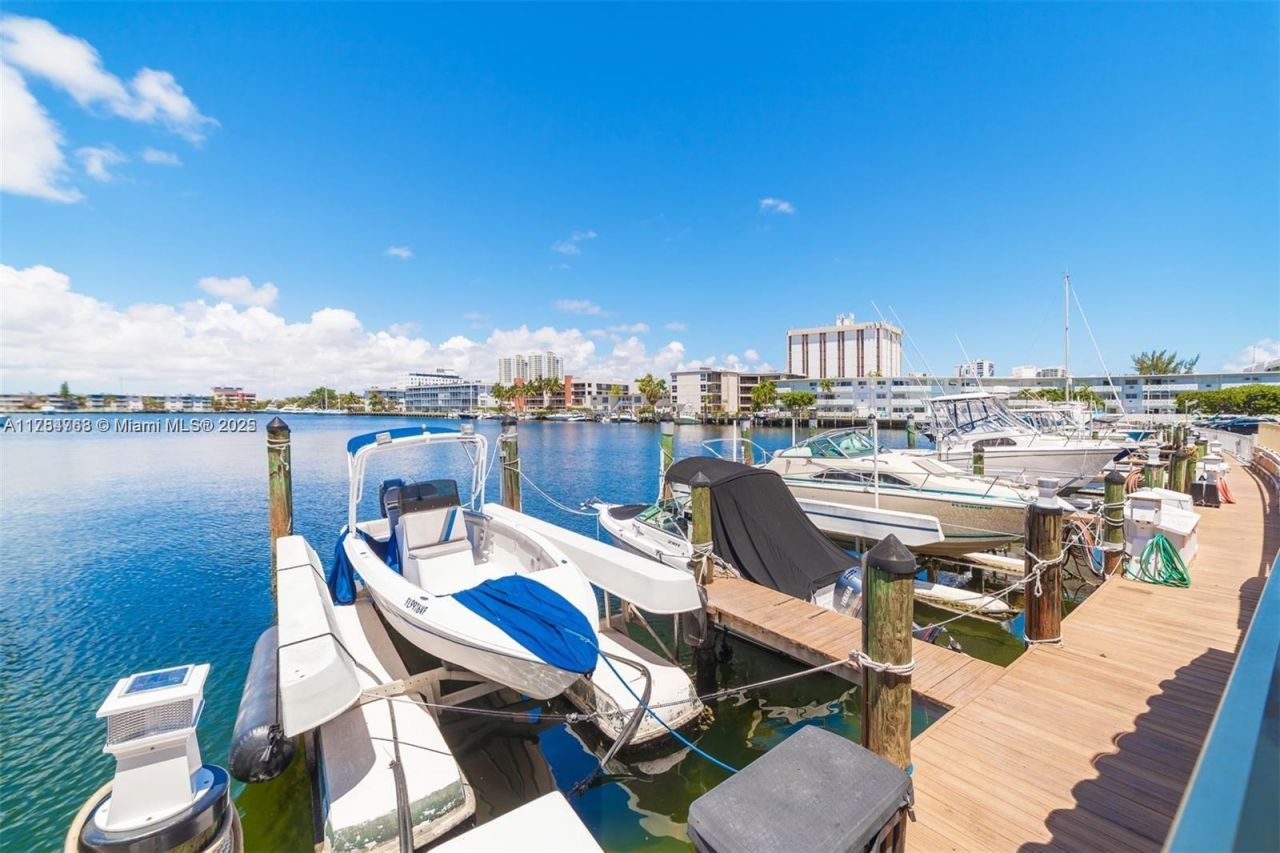 100 Golden Isles Dr, Unit PH 1, Hallandale Beach, FL 33009 Photo