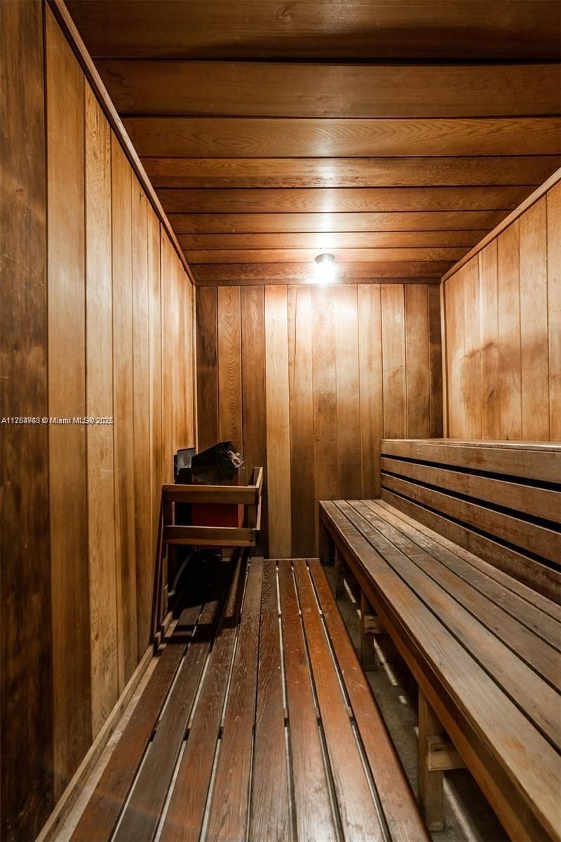 100 Golden Isles Dr, Unit PH 1, Hallandale Beach, FL 33009 Photo