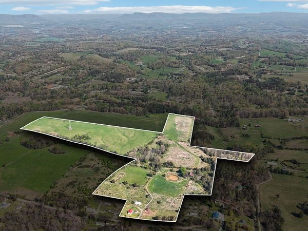 436 Thorngrove Pike, Kodak, TN 37764