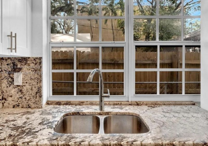 936 NE 132nd St, North Miami, FL 33161 Photo