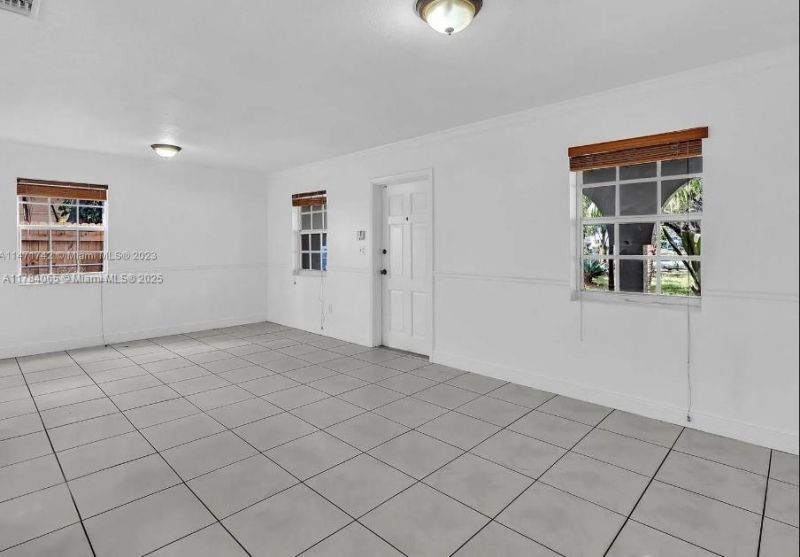 936 NE 132nd St, North Miami, FL 33161 Photo