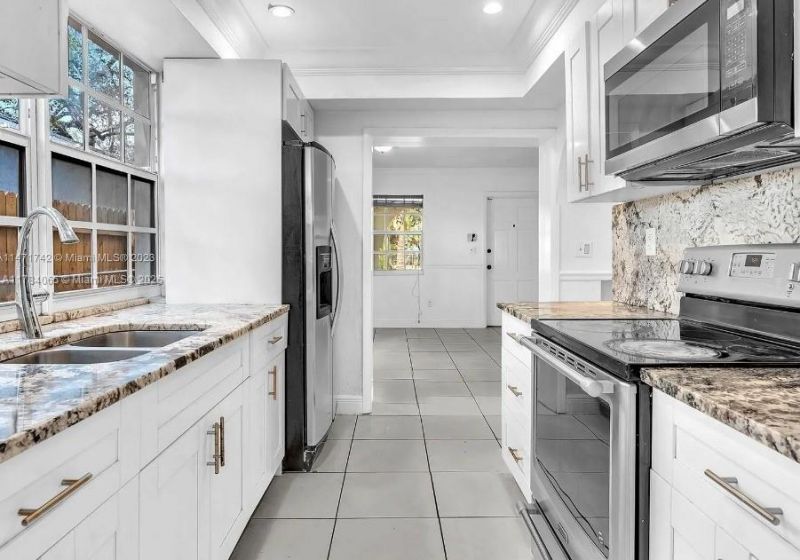 936 NE 132nd St, North Miami, FL 33161 Photo