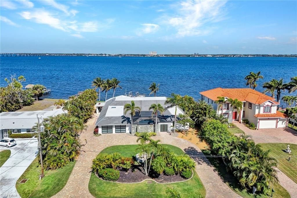 5249 Nautilus Dr, Cape Coral, FL 33904 Photo