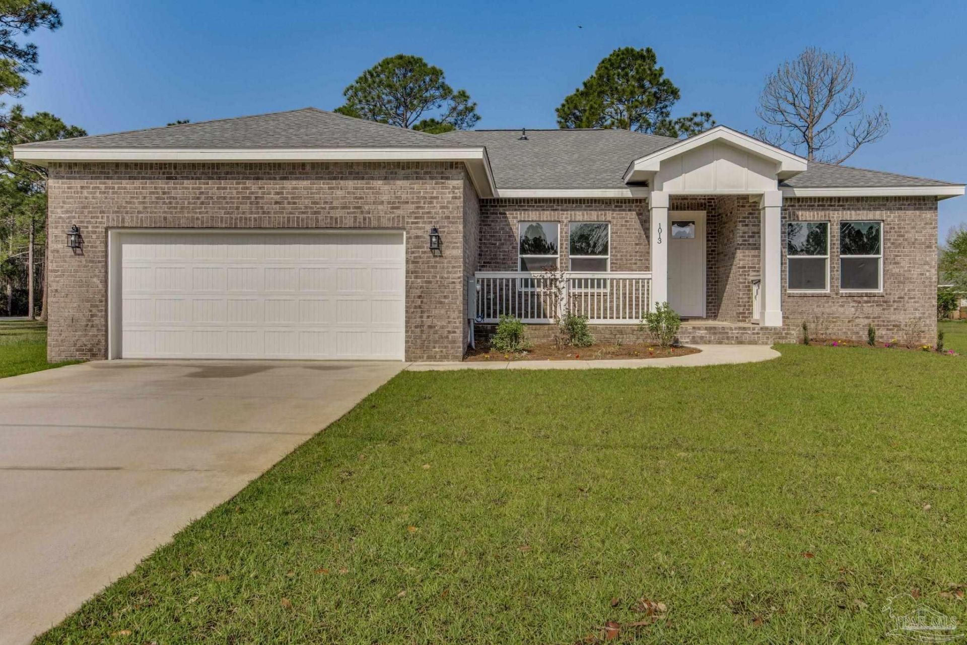 1013 Steel Ct, Milton, FL 32570 Main Photo