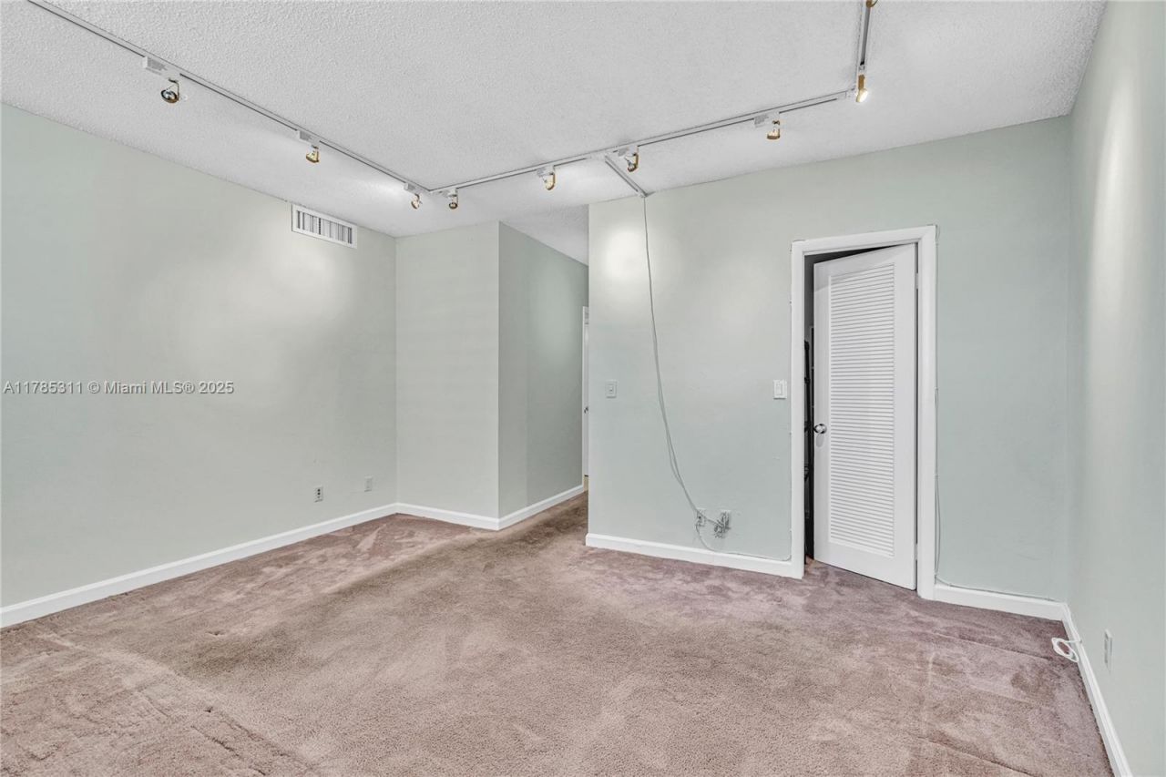 90 Edgewater Dr, Unit 624, Coral Gables, FL 33133 Photo