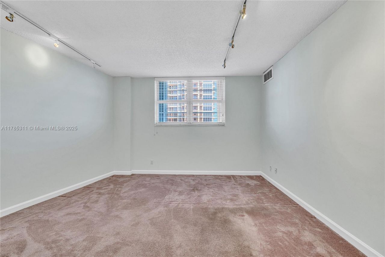 90 Edgewater Dr, Unit 624, Coral Gables, FL 33133 Photo