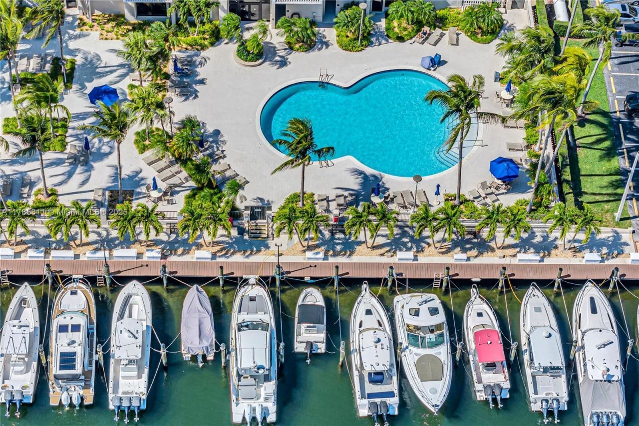 90 Edgewater Dr, Unit 624, Coral Gables, FL 33133 Photo