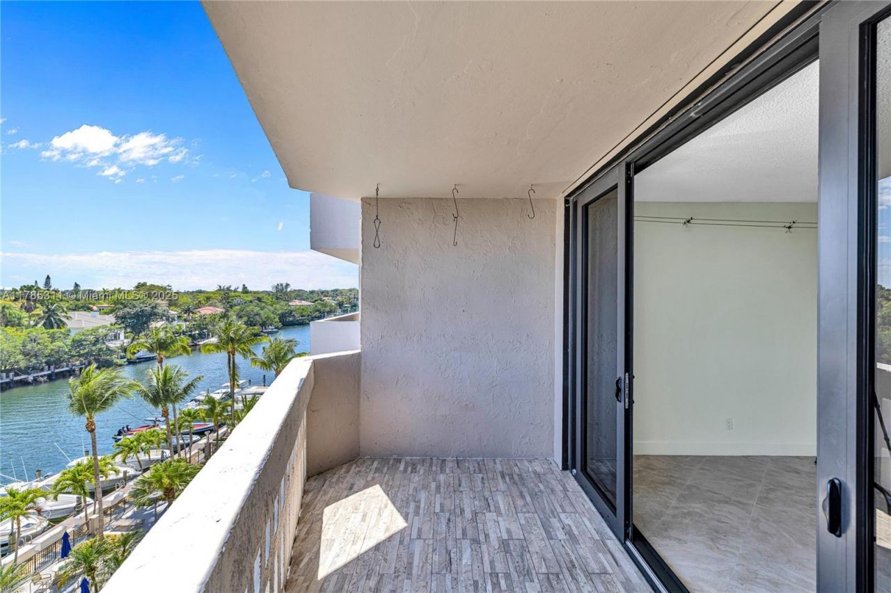 90 Edgewater Dr, Unit 624, Coral Gables, FL 33133 Photo