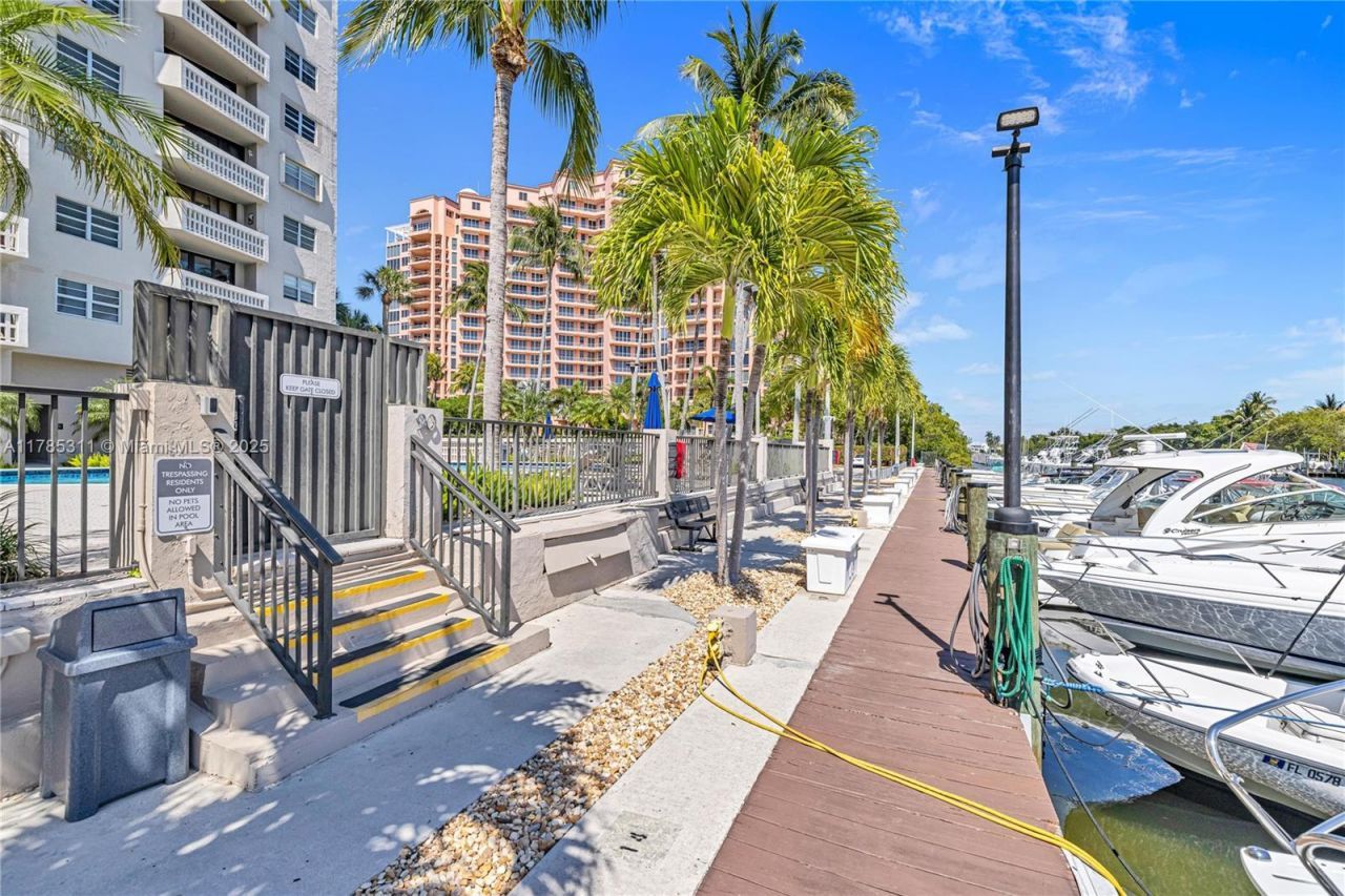 90 Edgewater Dr, Unit 624, Coral Gables, FL 33133 Photo