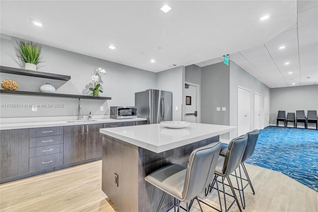 90 Edgewater Dr, Unit 624, Coral Gables, FL 33133 Photo