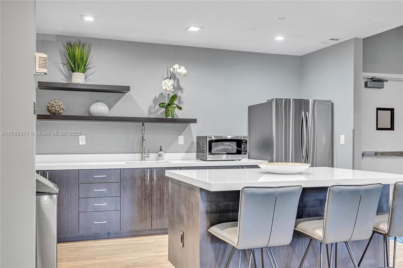 90 Edgewater Dr, Unit 624, Coral Gables, FL 33133 Photo