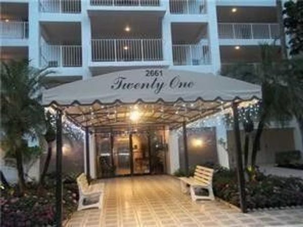 2661 S Course Drive, Unit 703, Pompano Beach, FL 33069