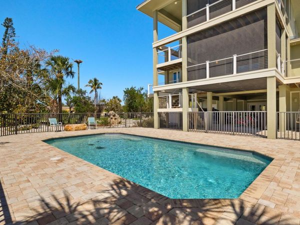 2190 Camino Del Mar Dr, Sanibel, FL 33957