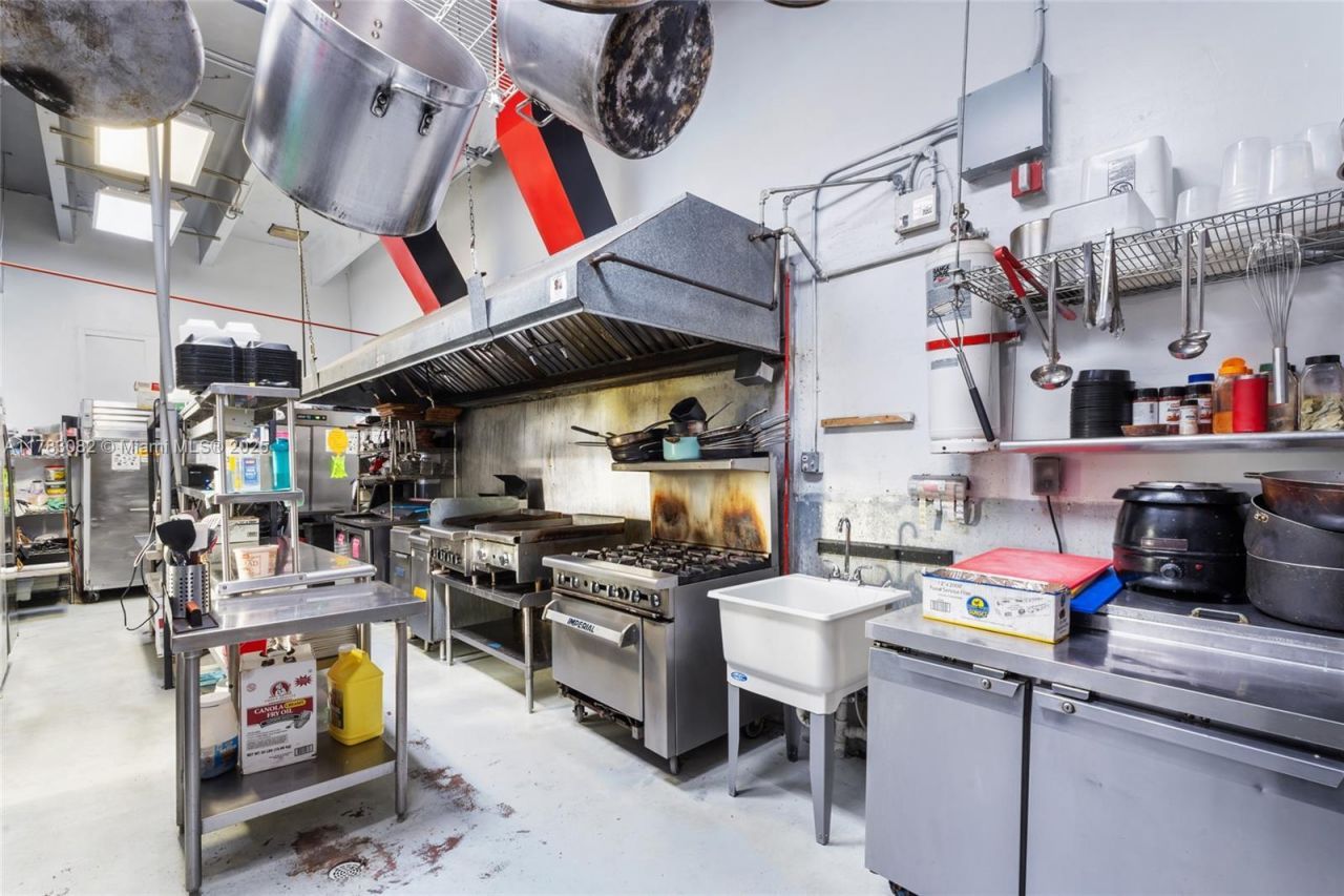 10648 Fountainbleau Blvd, Miami, FL 33172 Photo