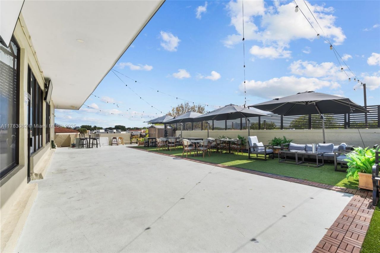 10648 Fountainbleau Blvd, Miami, FL 33172 Photo