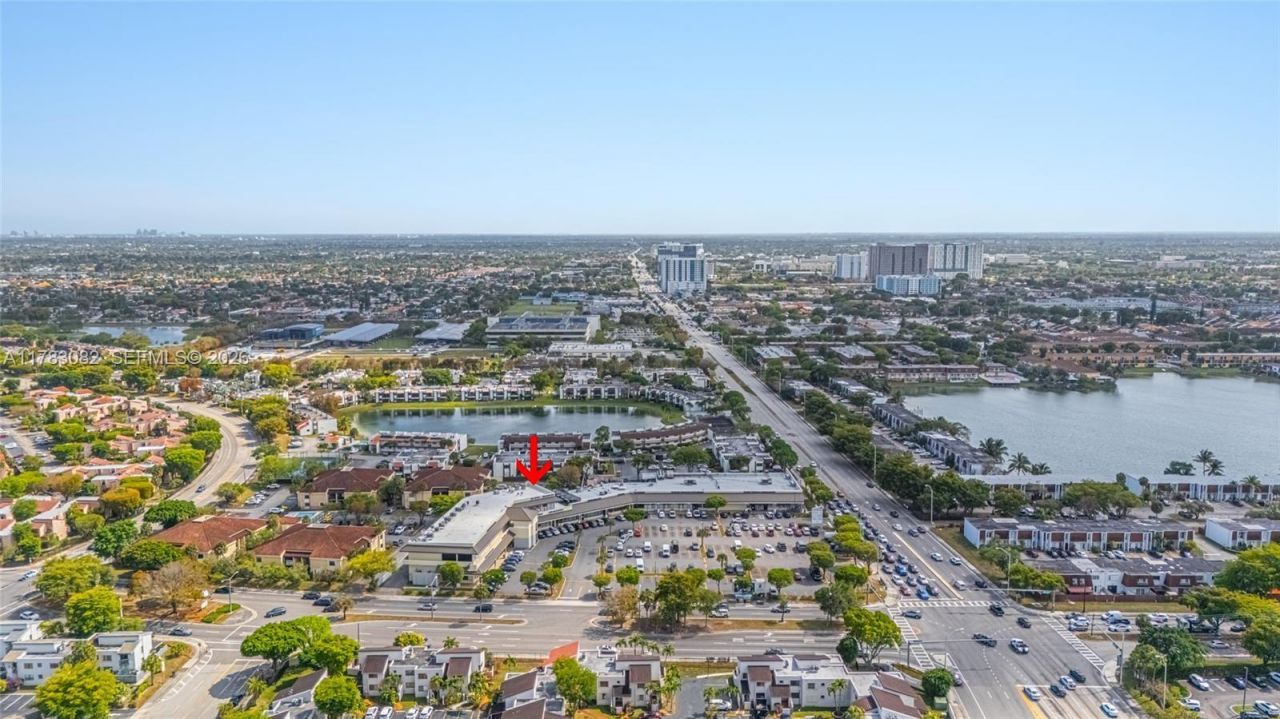 10648 Fountainbleau Blvd, Miami, FL 33172 Photo