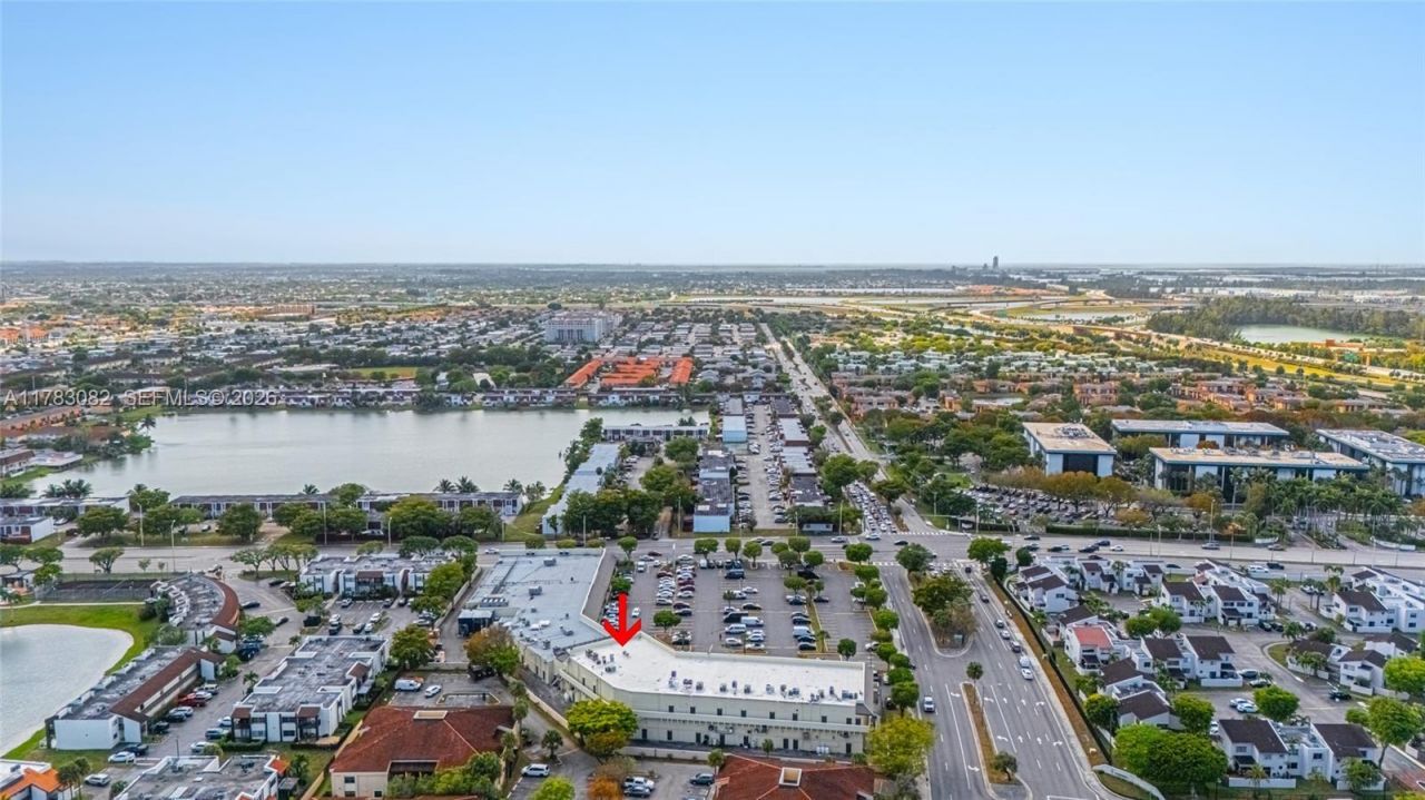 10648 Fountainbleau Blvd, Miami, FL 33172 Photo