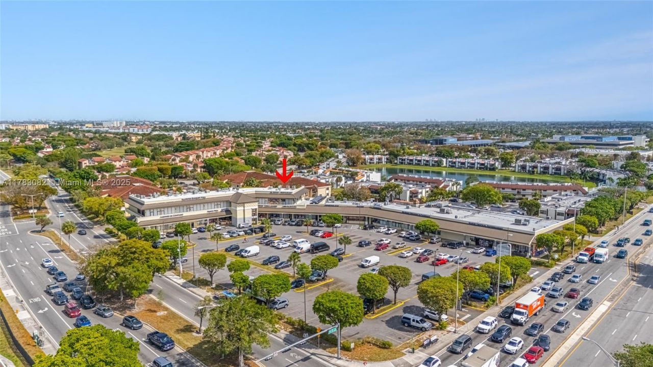 10648 Fountainbleau Blvd, Miami, FL 33172 Photo