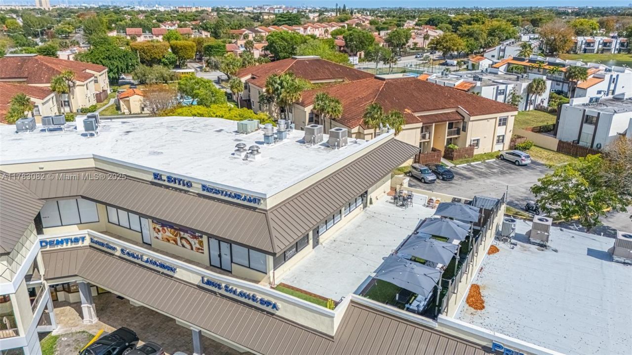 10648 Fountainbleau Blvd, Miami, FL 33172 Photo