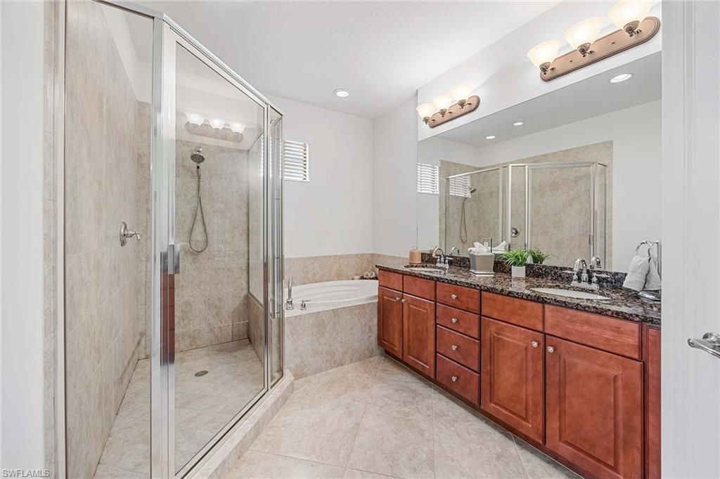 9134 Chula Vista St, Unit 125, Naples, FL 34113 Photo