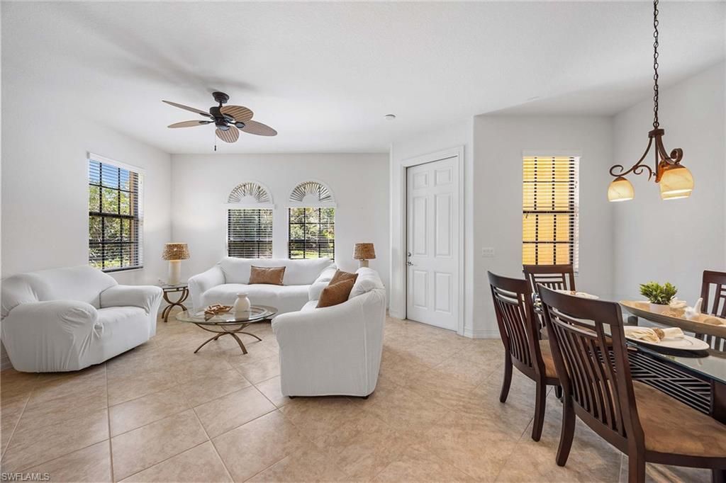 9134 Chula Vista St, Unit 125, Naples, FL 34113 Photo