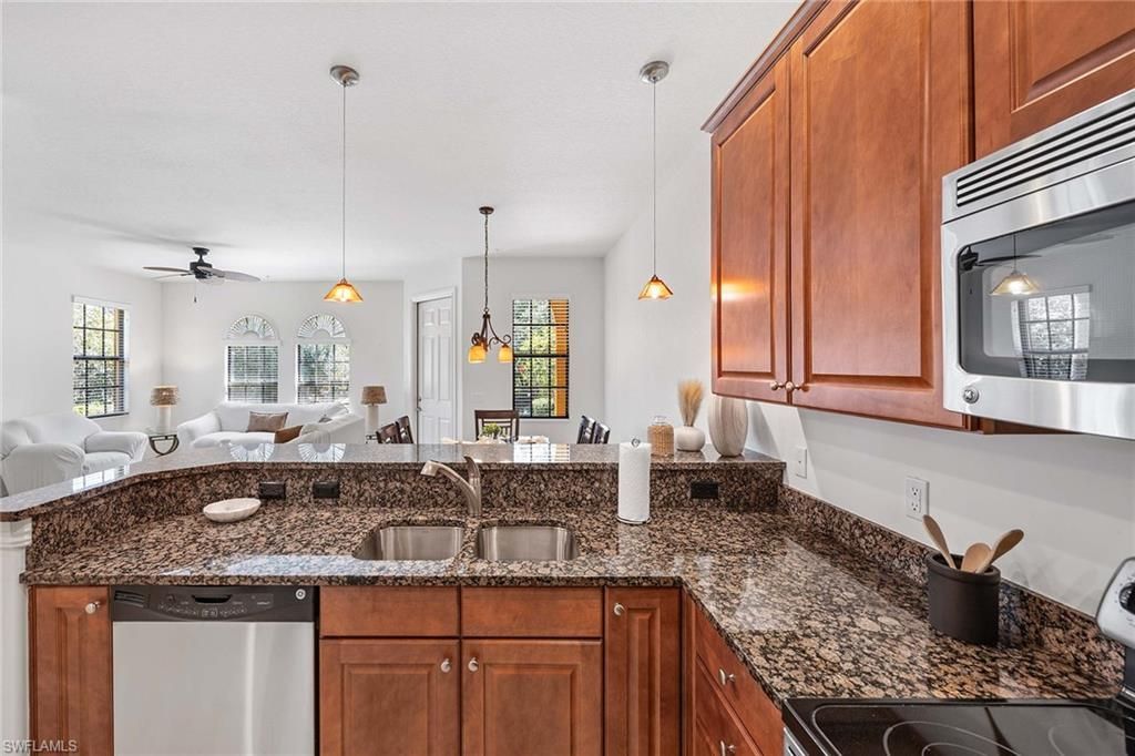 9134 Chula Vista St, Unit 125, Naples, FL 34113 Photo