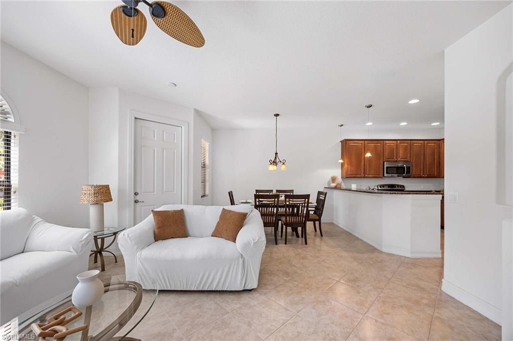 9134 Chula Vista St, Unit 125, Naples, FL 34113 Photo