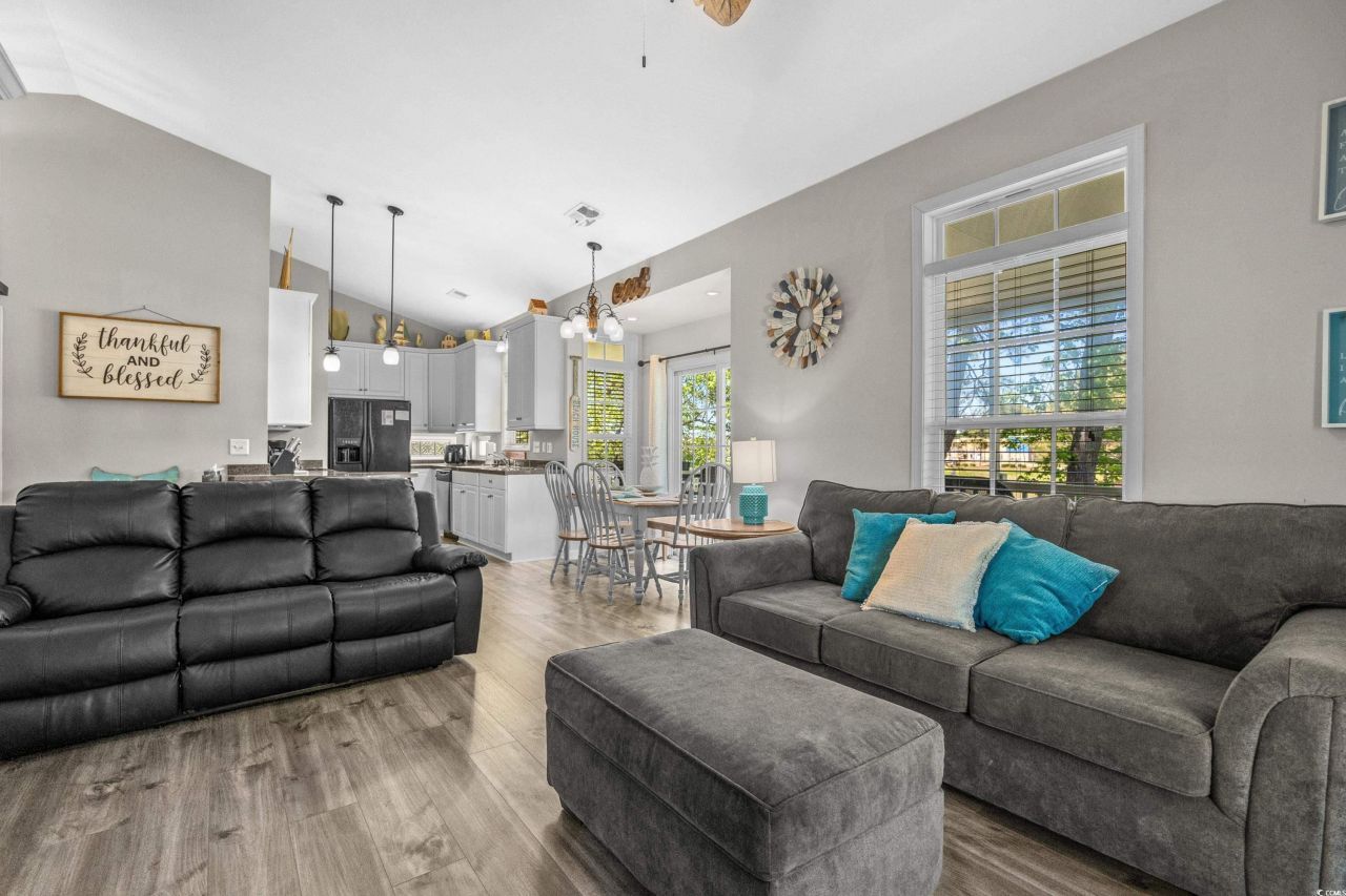 6001-8050 S Kings Hwy. Photo 19