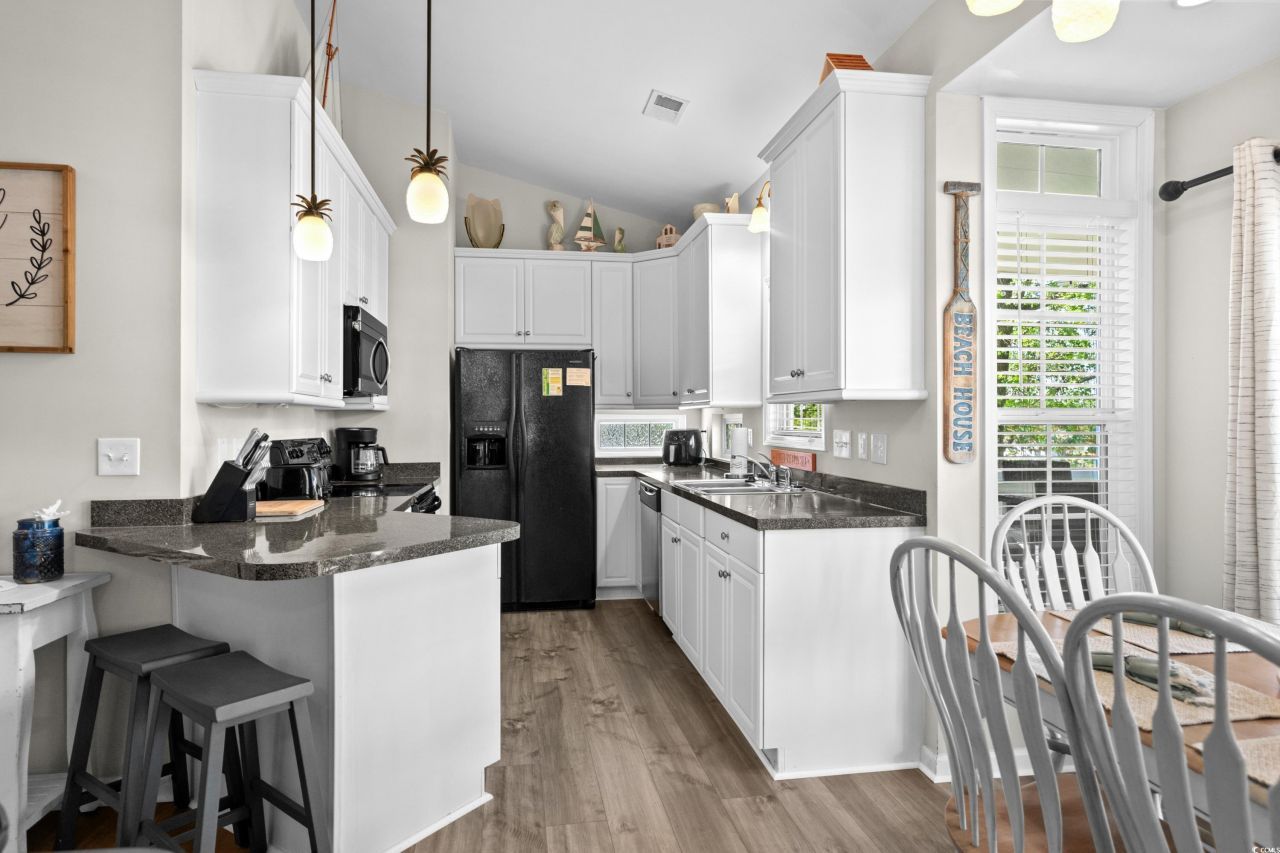 6001-8050 S Kings Hwy. Photo 22