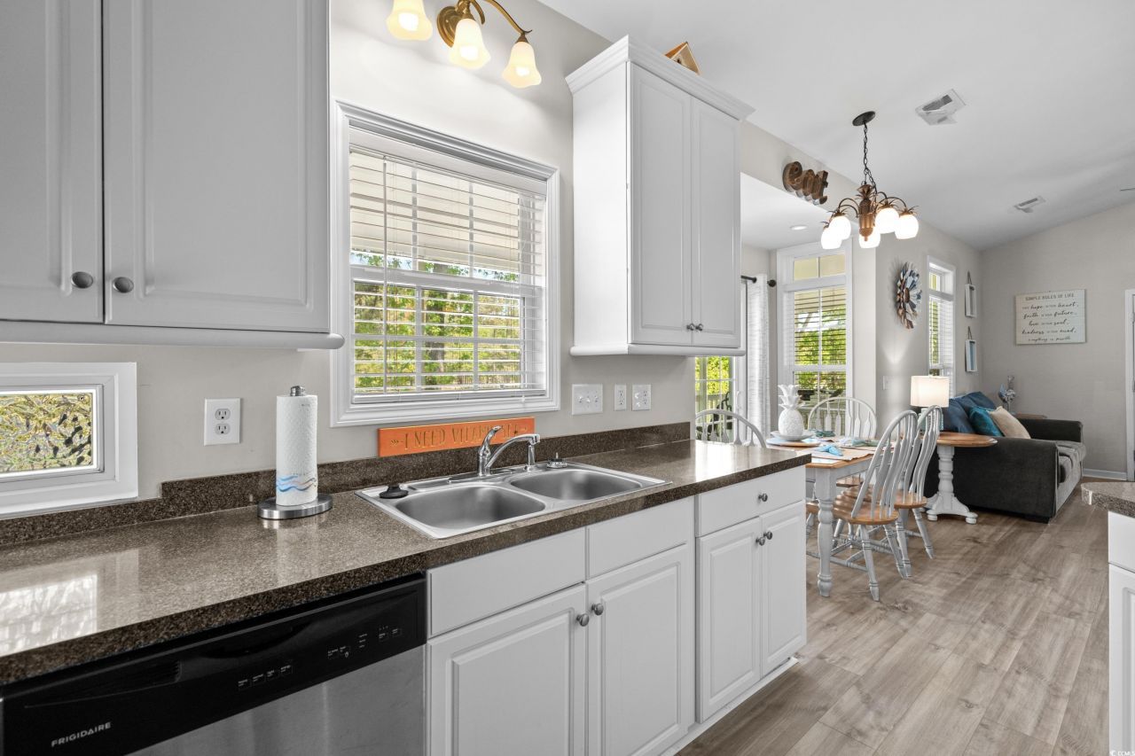 6001-8050 S Kings Hwy. Photo 26