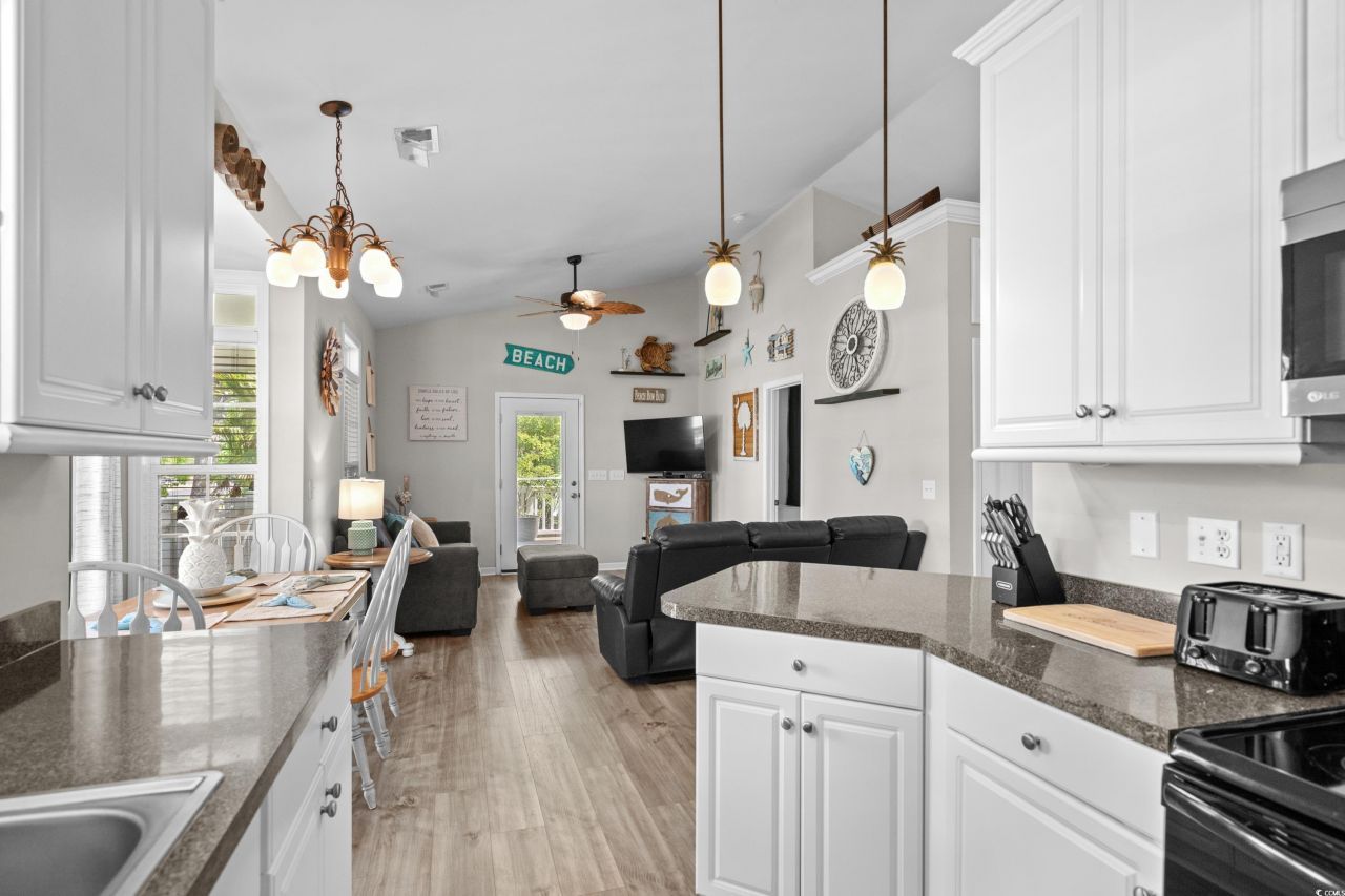 6001-8050 S Kings Hwy. Photo 27