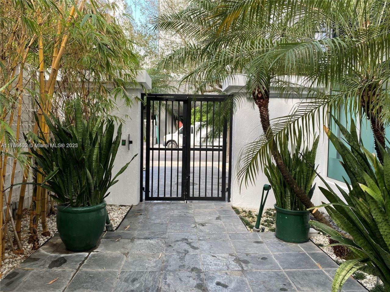 234 NE 3rd St, Unit 201, Miami, FL 33132 Photo