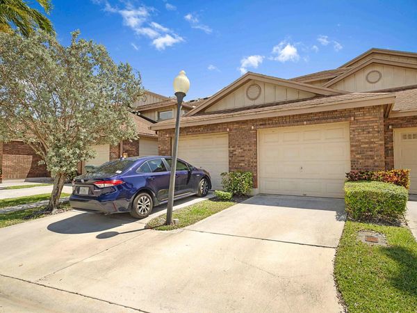 300 Crosswinds Drive, Unit D1, Greenacres, FL 33413