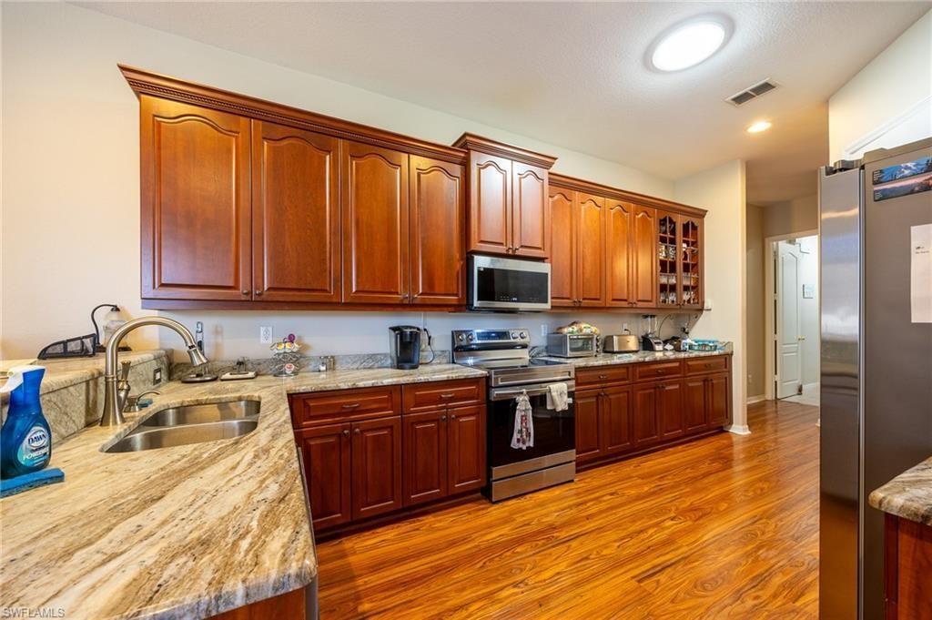 2579 Sawgrass Lake Ct, Cape Coral, FL 33909 Photo