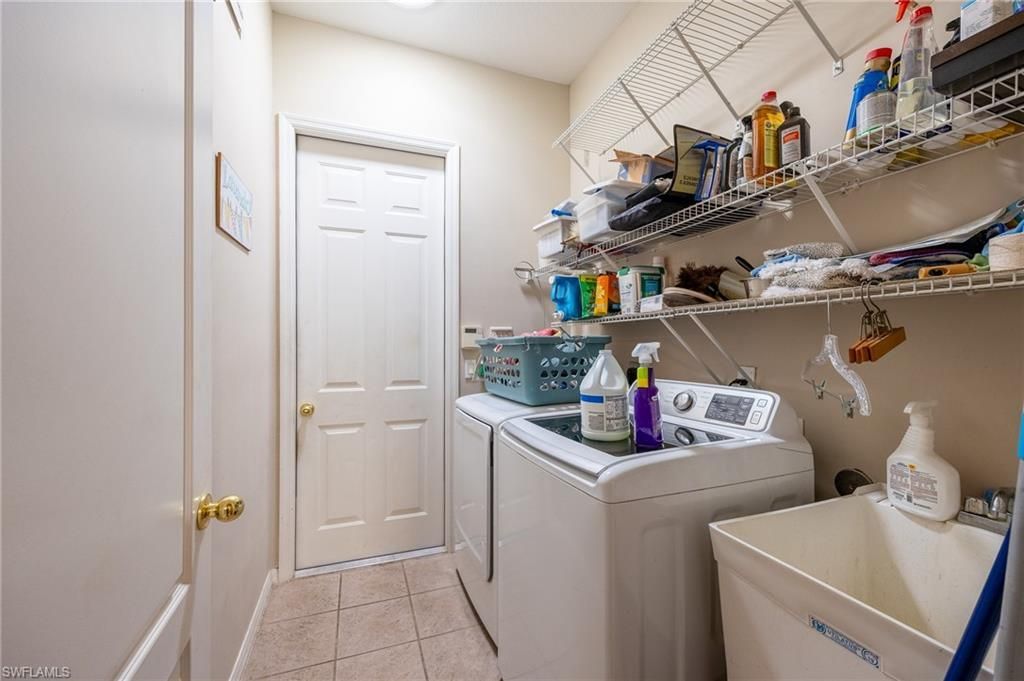 2579 Sawgrass Lake Ct, Cape Coral, FL 33909 Photo