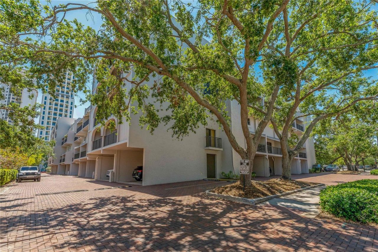 105 4th Avenue Ne, Unit 220, Saint Petersburg, FL 33701 Photo