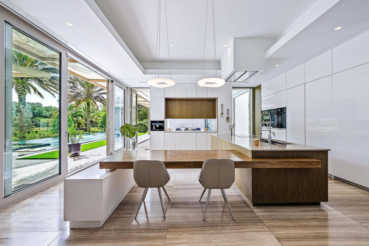 8119 Man O War Road, Palm Beach Gardens, FL 33418 Photo