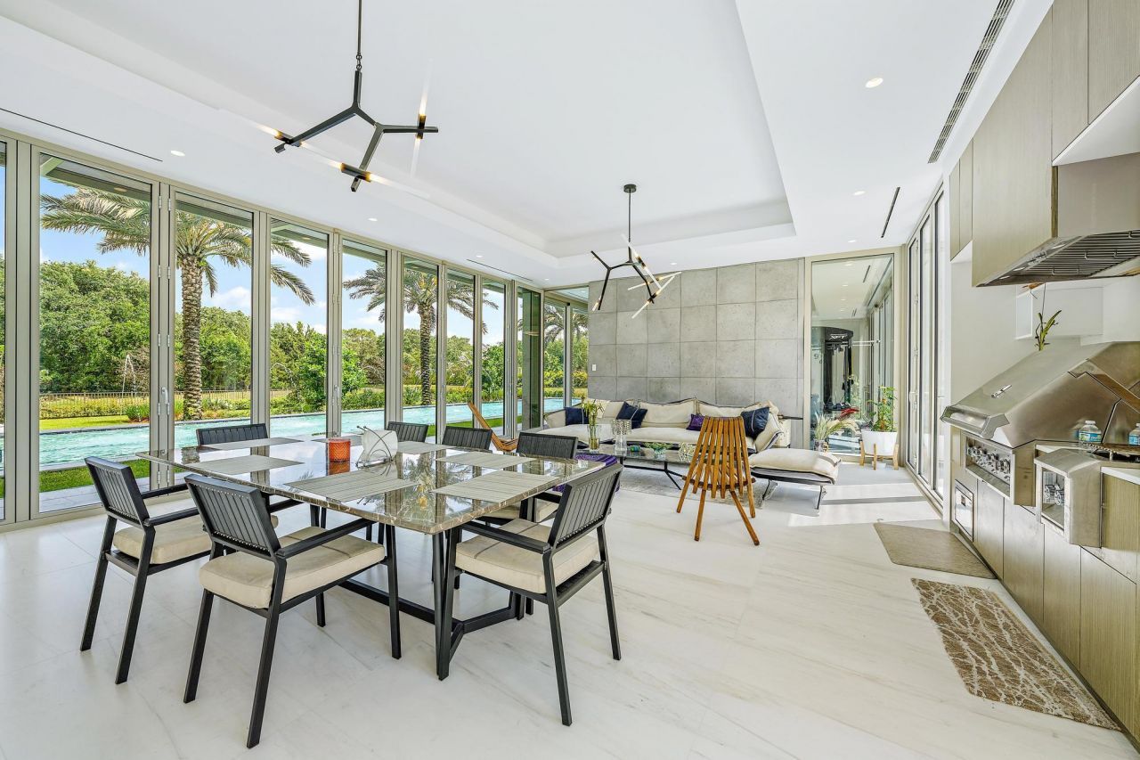 8119 Man O War Road, Palm Beach Gardens, FL 33418 Photo