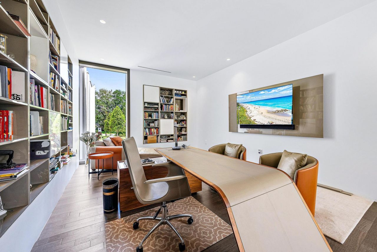 8119 Man O War Road, Palm Beach Gardens, FL 33418 Photo