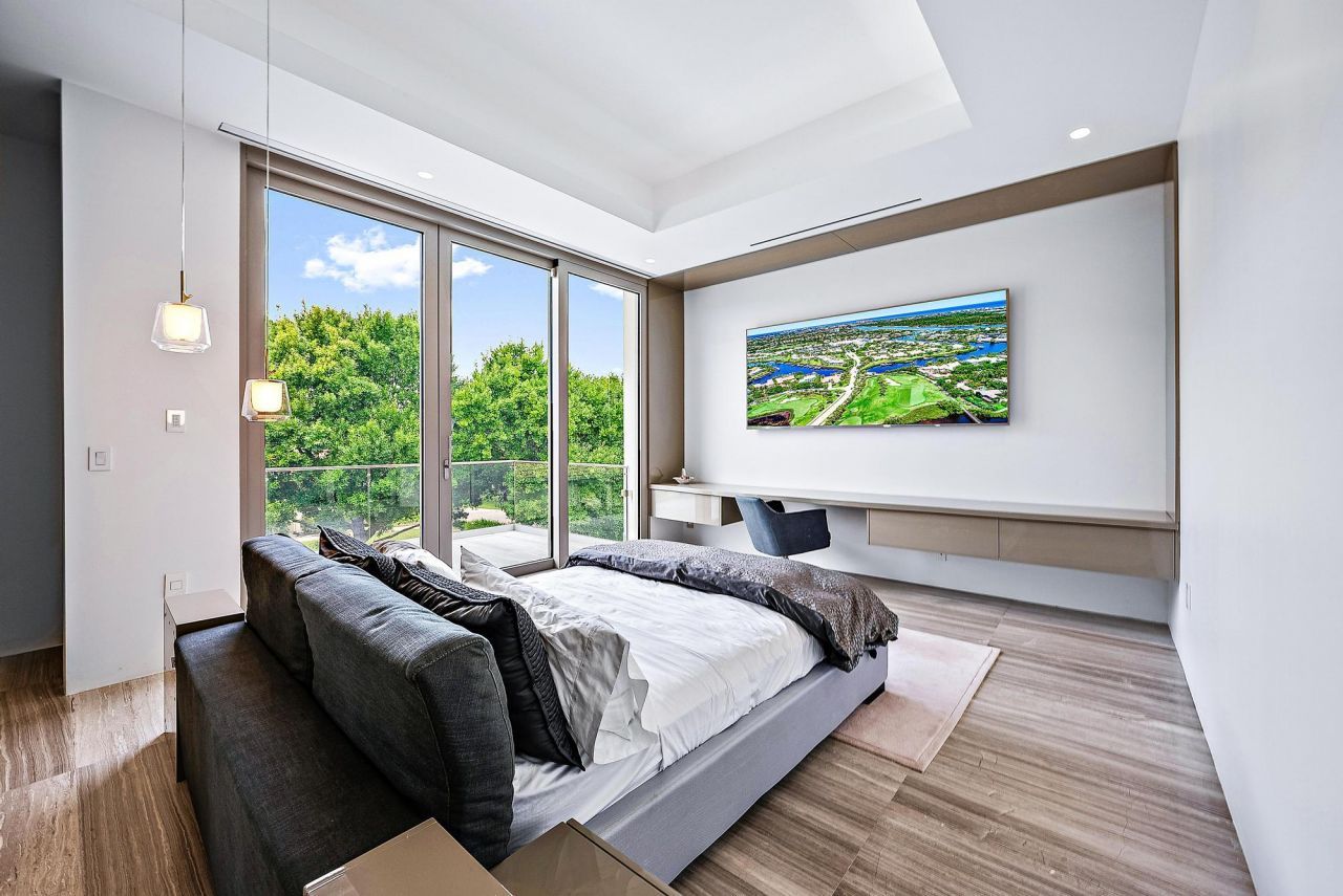 8119 Man O War Road, Palm Beach Gardens, FL 33418 Photo