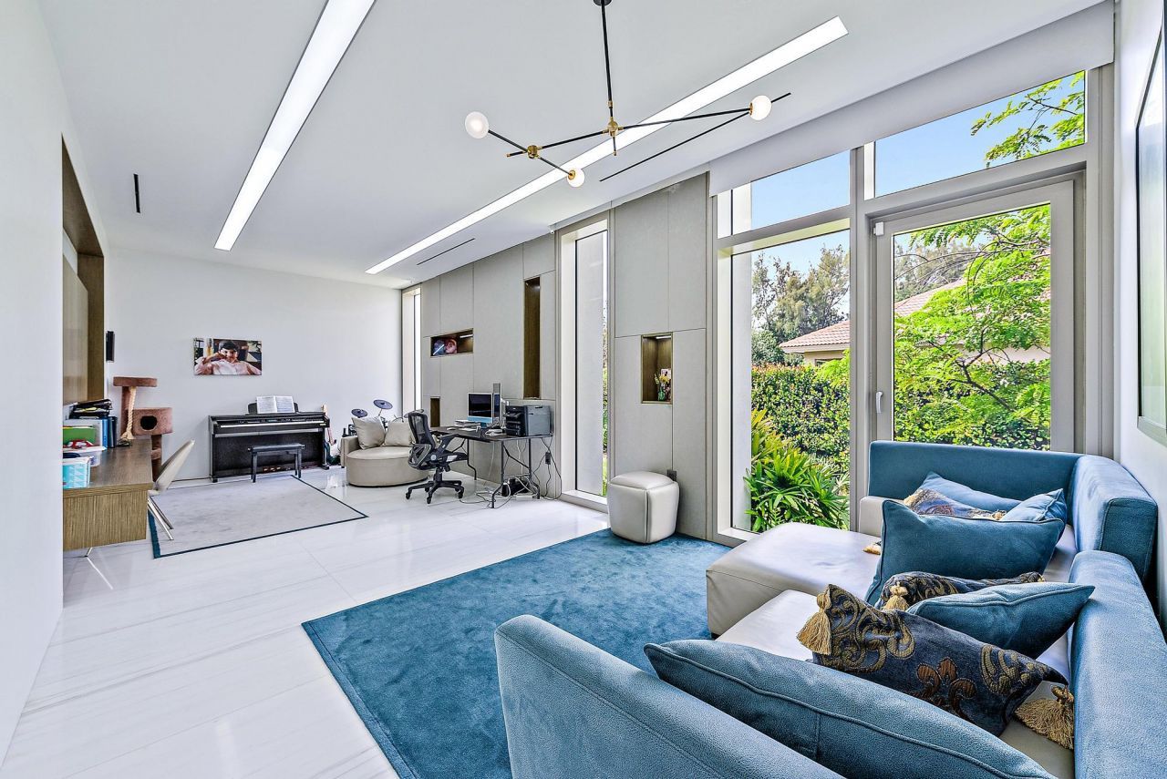 8119 Man O War Road, Palm Beach Gardens, FL 33418 Photo